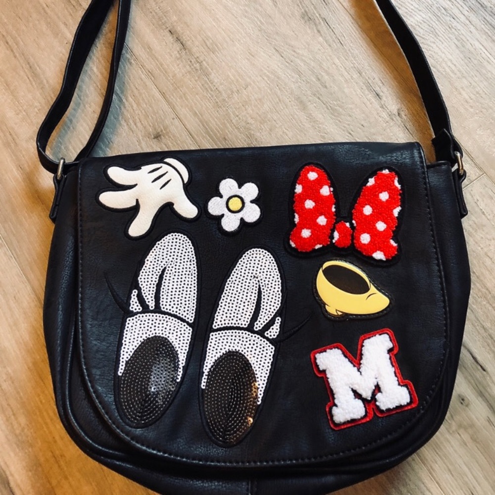 Loungefly (Disney) Minnie Mouse crossbody bag❣️